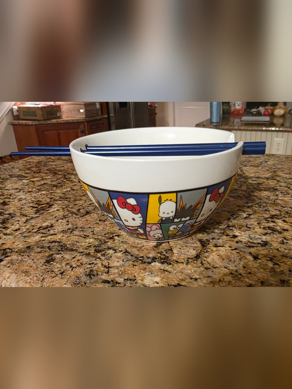 NEW IN BOX! Hello Kitty Ceramic Noodle Bowl Set with Blue Chopsticks